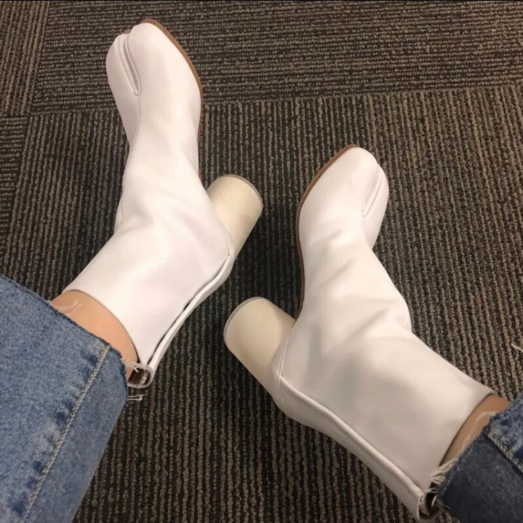 split toe boots