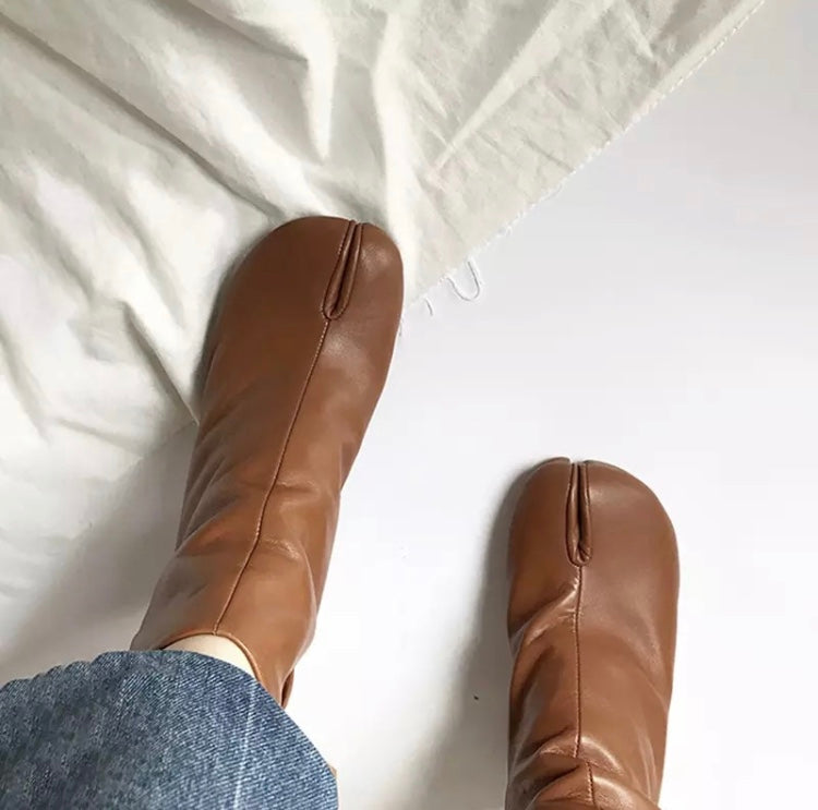 split toe boots